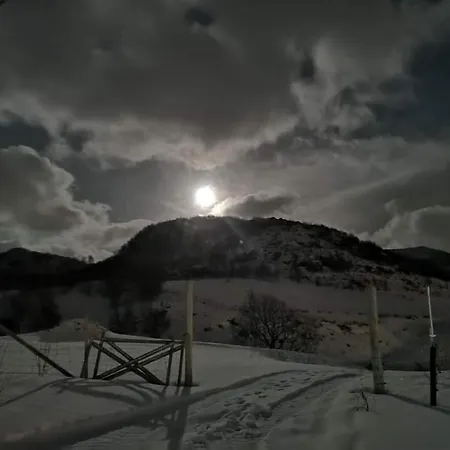 Storjord Ranchhouse Gospodarstwo agroturystyczne Kvaloya