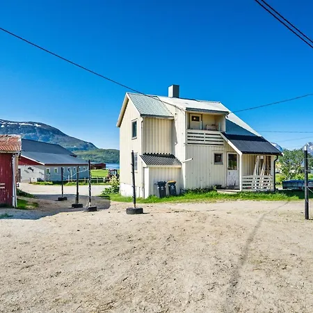 Фермерский дом Storjord Ranchhouse